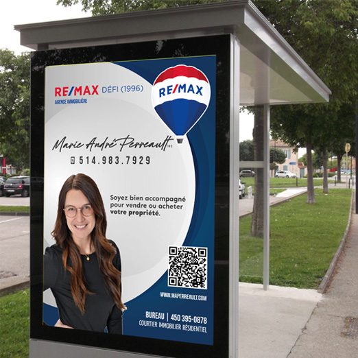 Enseigne Marie André Perreault dans arrêt de bus